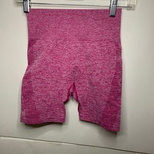 PINK SEAMLESS WORKOUT SHORTS